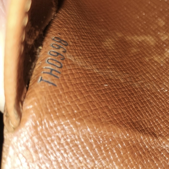 AUTHENTIC Louis Vuitton  Small Wallet - Picture 10 of 16